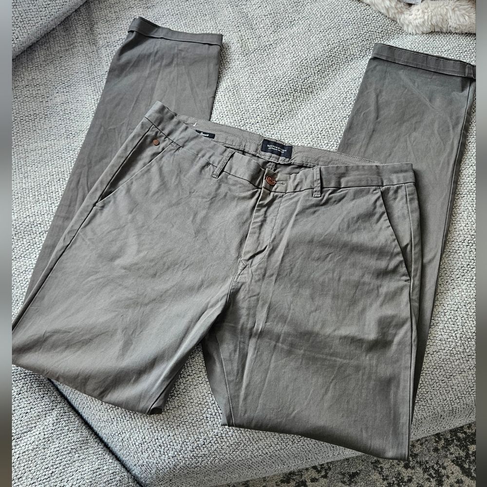 Scotch & Soda Men's Olive Green Chinos (33 W x 34 L)